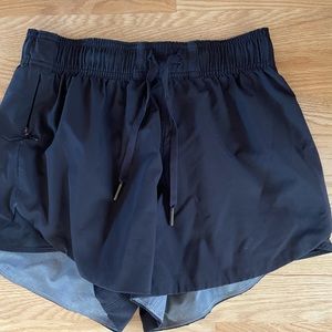 Lululemon run shorts, size 6